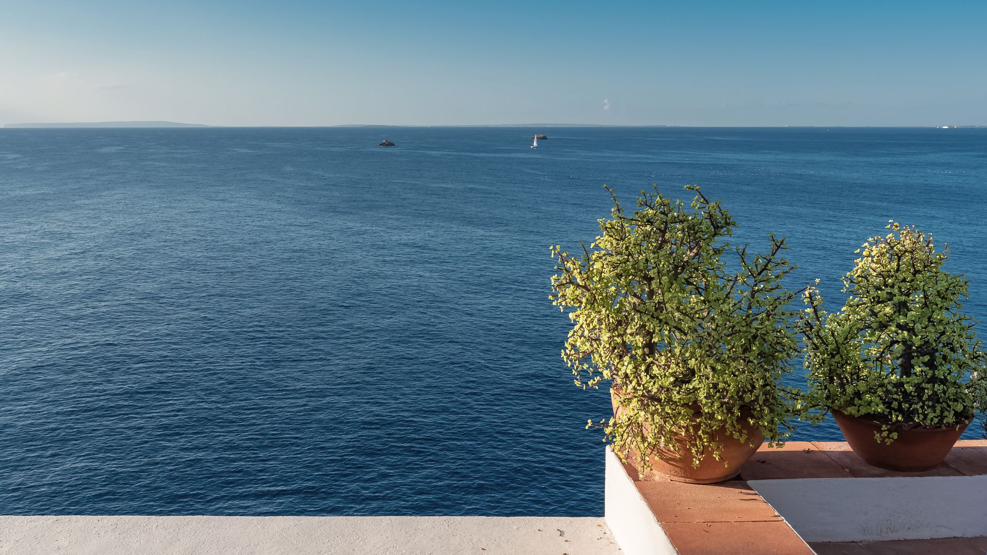 イビサ島の海を望む風景