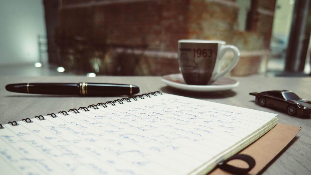 ノートとコーヒー